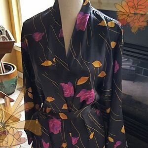 💕PRICE DROP! 💖BEAUTIFUL DRESSING GOWN OR ROBE